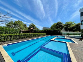 Amplo apartamento ao lado do Mar com Piscina incrível